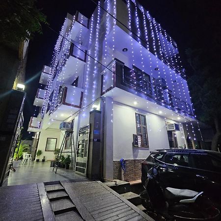 Shri Krishna Divine Dham Hotel Mathura Exterior foto