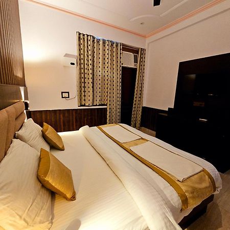 Shri Krishna Divine Dham Hotel Mathura Exterior foto